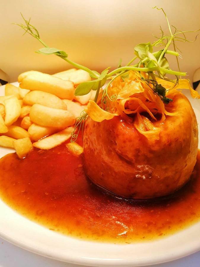 The Liverpool Arms Hotel Beaumaris Ngoại thất bức ảnh